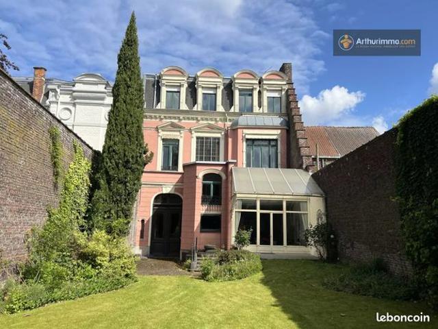 Propriété 11 pièces 385 m²