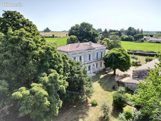 Propriété 11 pièces 385 m²