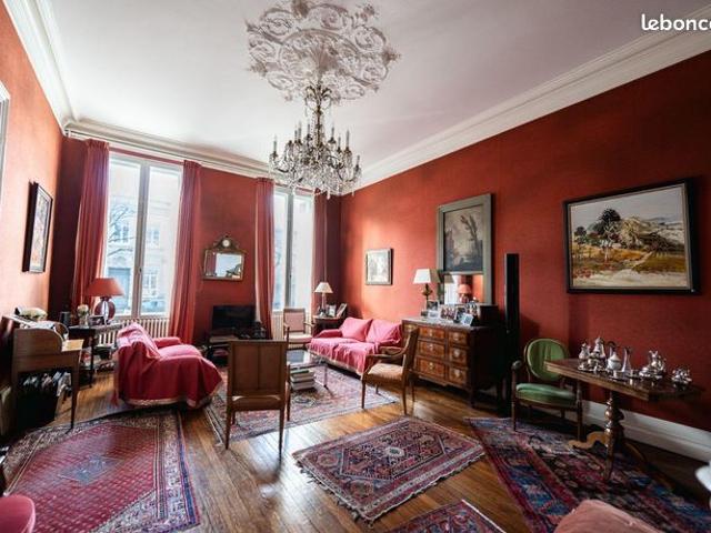 Propriété 11 pièces 385 m²