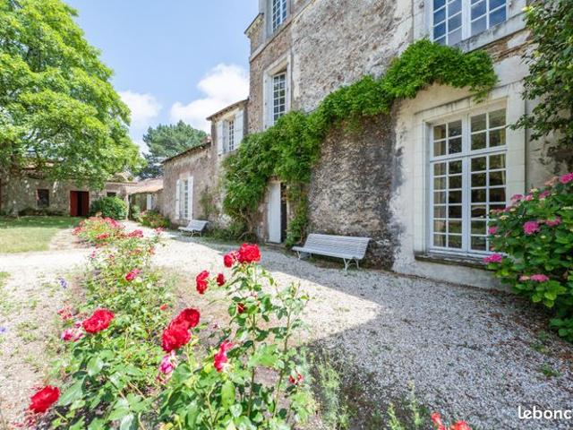 Propriété 11 pièces 397 m²