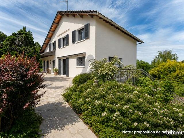 Propriété 11 pièces 394 m²