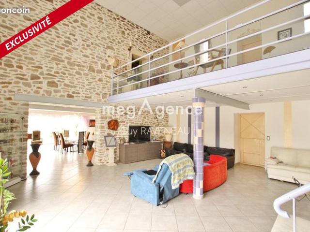 Propriété 11 pièces 395 m²