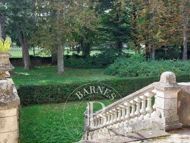 Propriété 11 pièces 300 m²