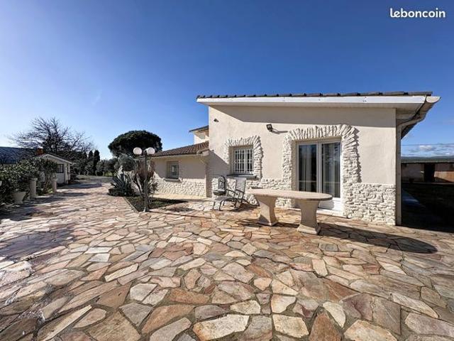 Propriété 11 pièces 301 m²
