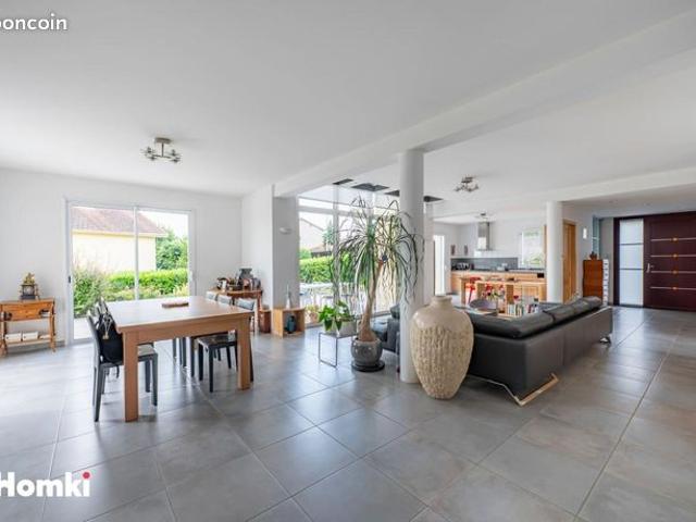 Propriété 11 pièces 306 m²