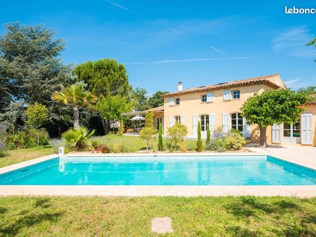 Propriété 11 pièces 320 m²