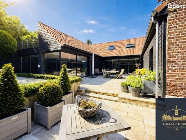 Propriété 11 pièces 327 m²