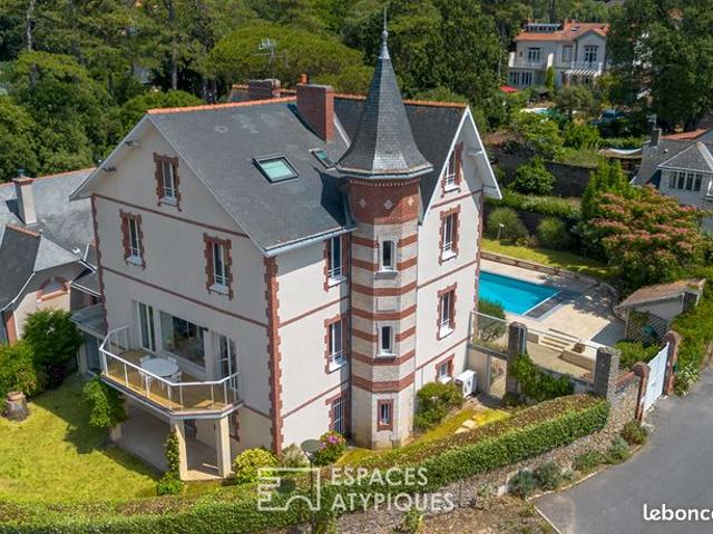 Propriété 11 pièces 335 m²