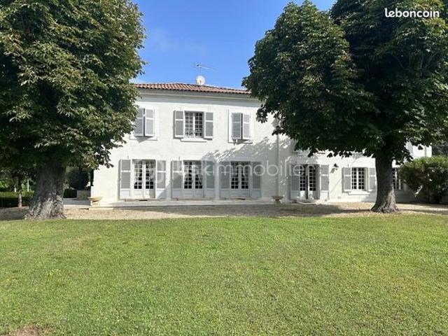 Propriété 11 pièces 453 m²