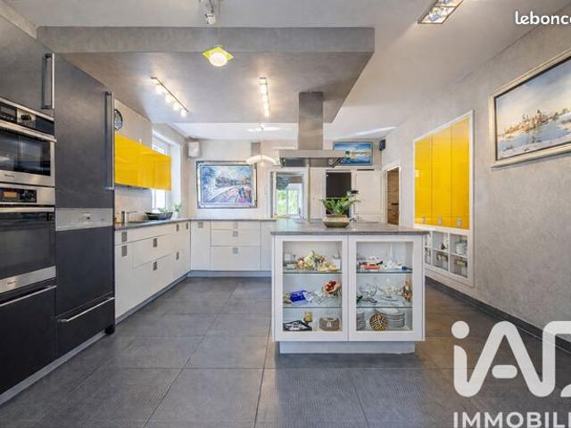 Propriété 11 pièces 450 m²