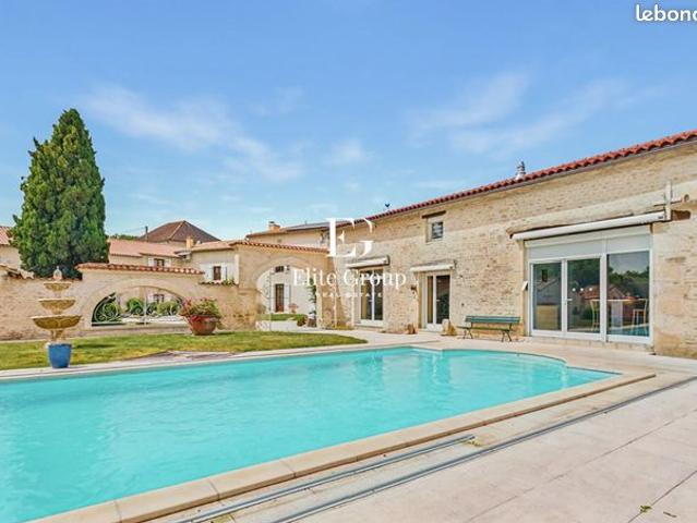 Propriété 11 pièces 458 m²