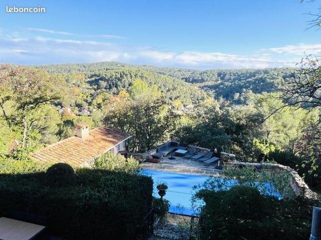 Propriété 11 pièces 403 m²