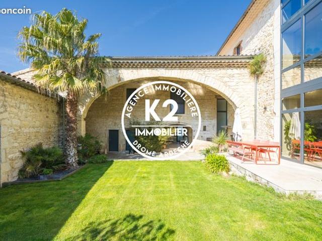 Propriété 11 pièces 423 m²