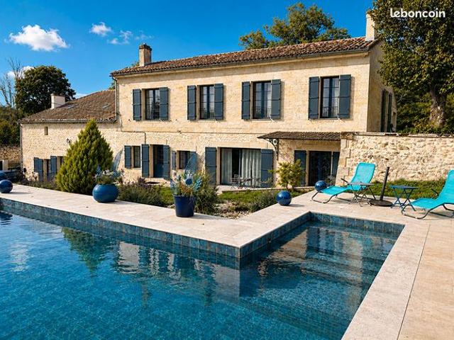 Propriété 11 pièces 424 m²
