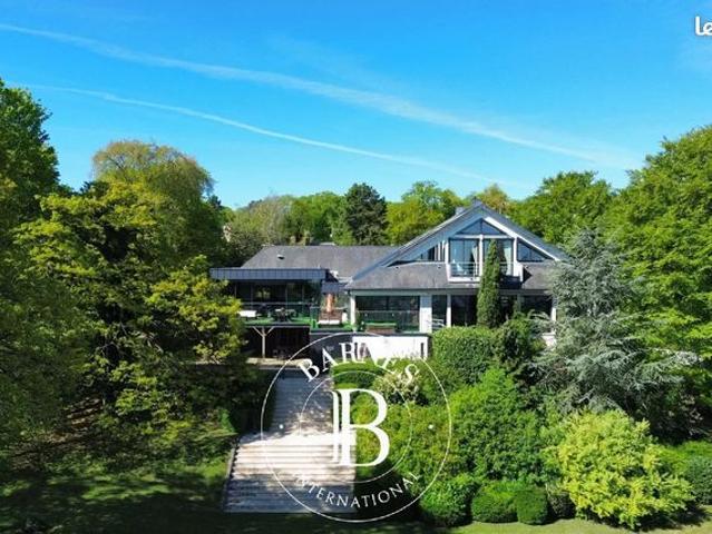 Propriété 11 pièces 675 m²