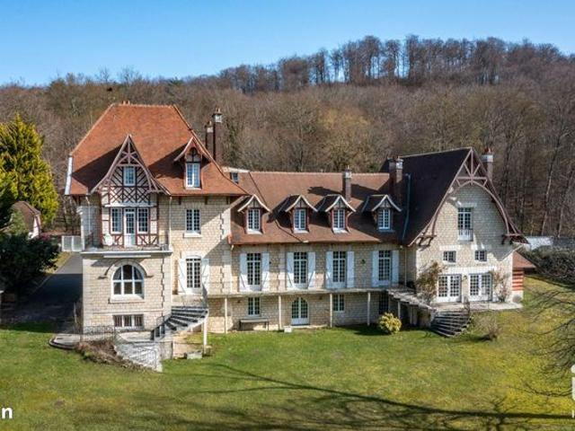 Propriété 11 pièces 900 m²