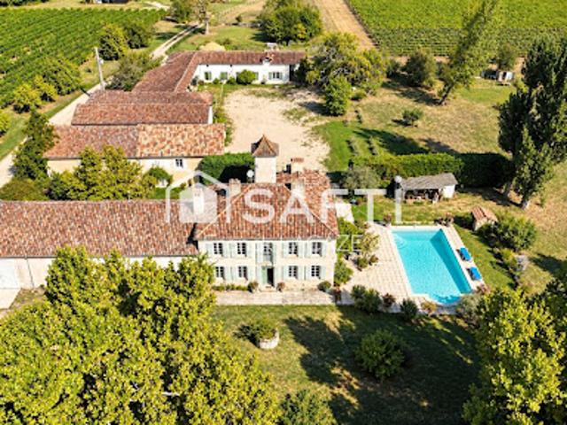 Propriété avec piscine et jardin