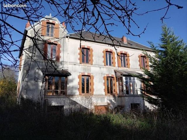 Propriété 12 pièces 194 m²