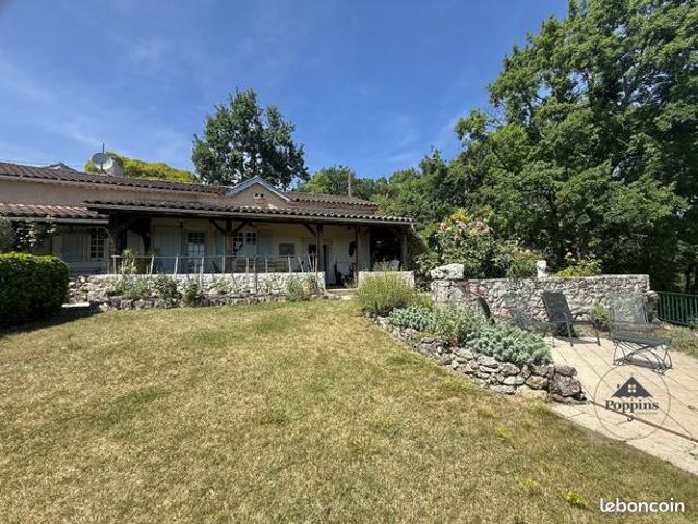 Propriété 12 pièces 100 m²