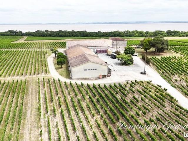 Propriété 12 pièces 1 357 m²