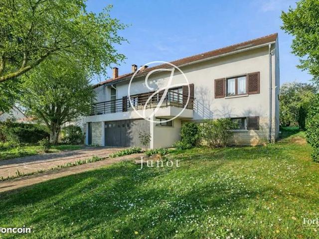 Propriété 12 pièces 247 m²