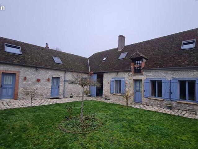 Propriété 12 pièces 244 m²