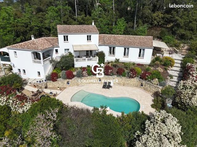 Propriété 12 pièces 250 m²