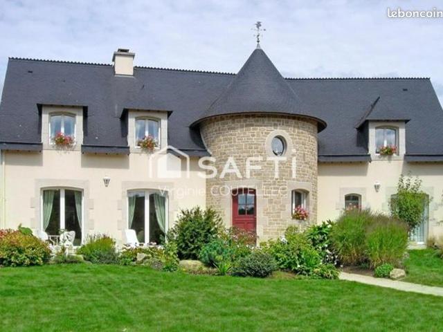 Propriété 12 pièces 254 m²