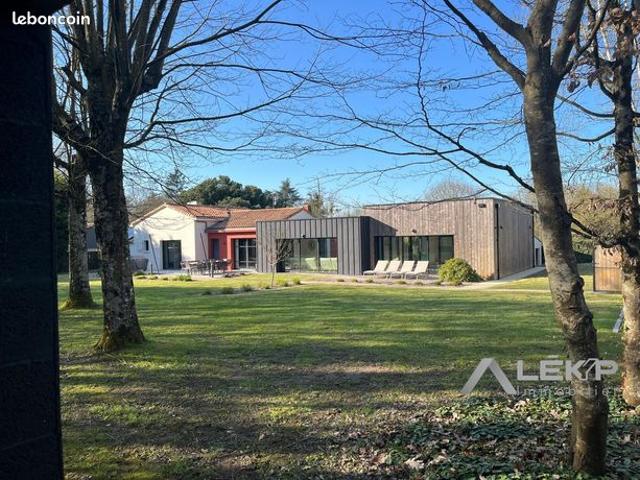 Propriété 12 pièces 277 m²