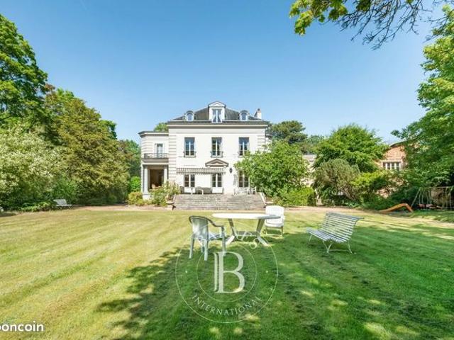 Propriété 12 pièces 294 m²