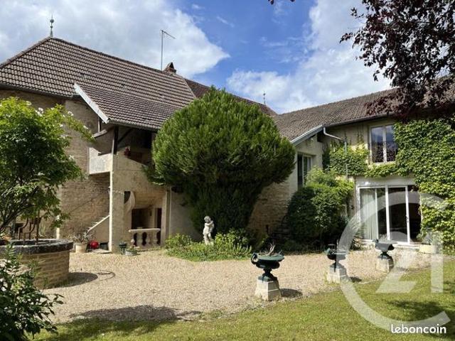 Propriété 12 pièces 200 m²