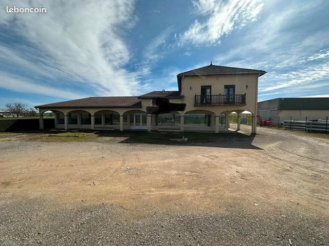 Propriété 12 pièces 201 m²