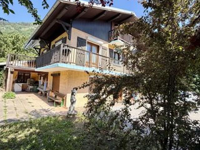 Propriété 12 pièces 208 m²