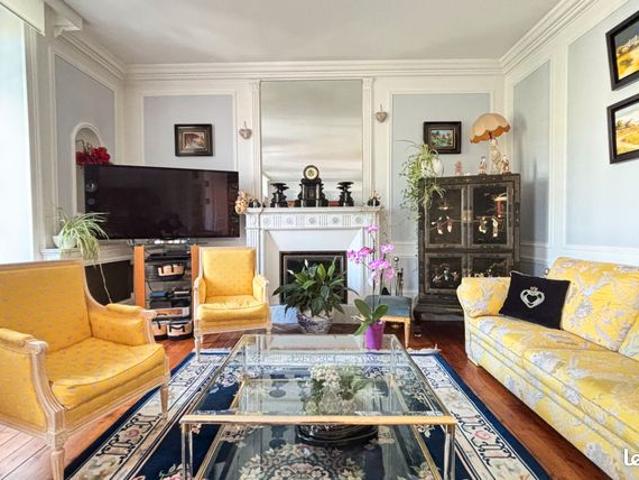 Propriété 12 pièces 214 m²