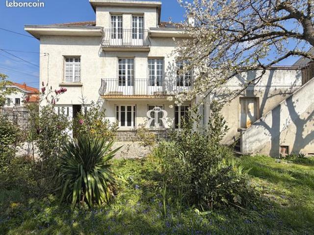 Propriété 12 pièces 226 m²
