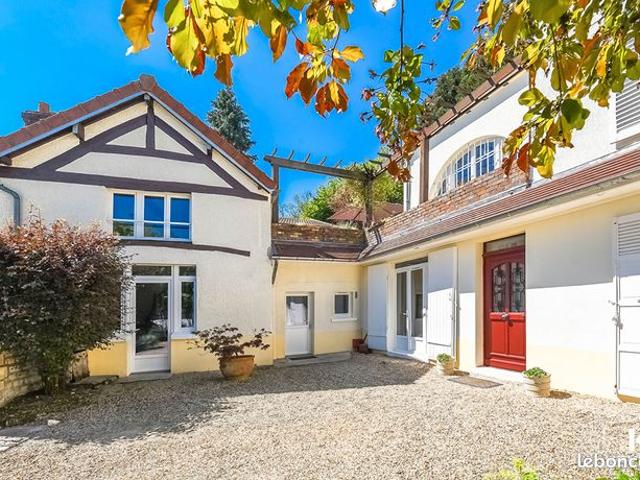 Propriété 12 pièces 230 m²