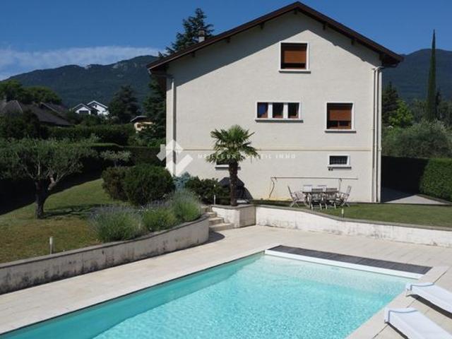Propriété 12 pièces 232 m²