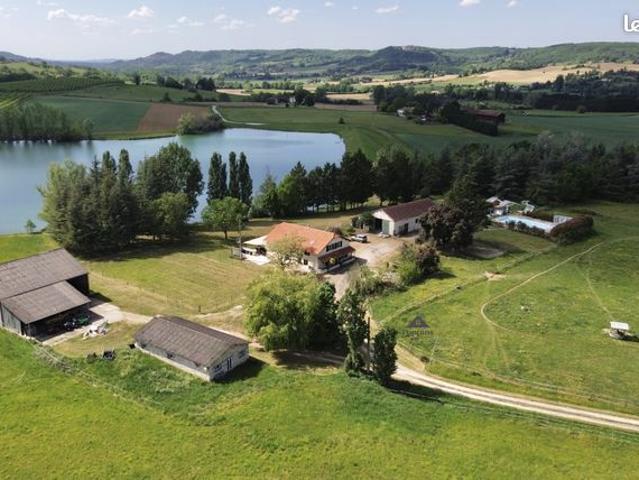 Propriété 12 pièces 238 m²