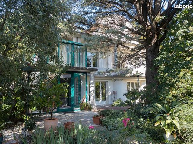 Propriété 12 pièces 340 m²