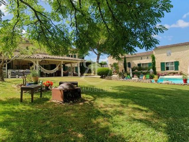 Propriété 12 pièces 340 m²