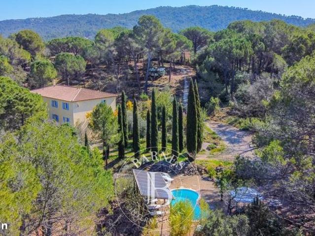 Propriété 12 pièces 341 m²