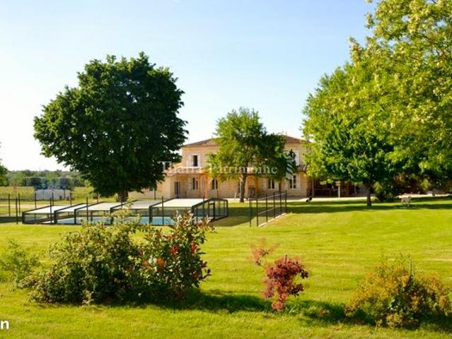 Propriété 12 pièces 341 m²