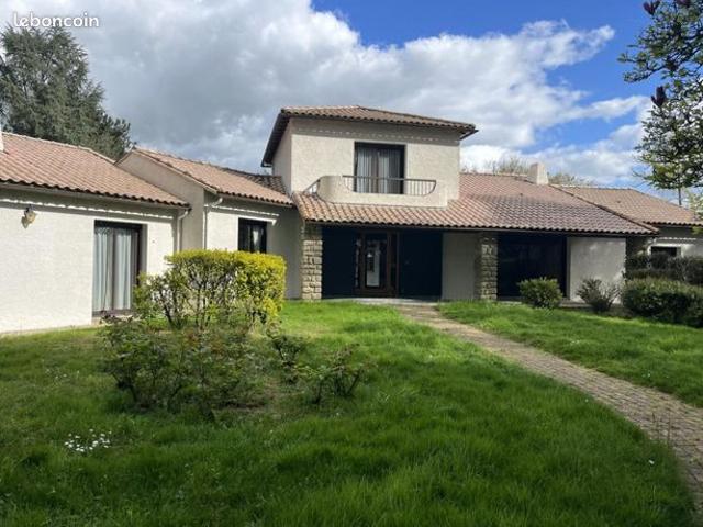 Propriété 12 pièces 360 m²