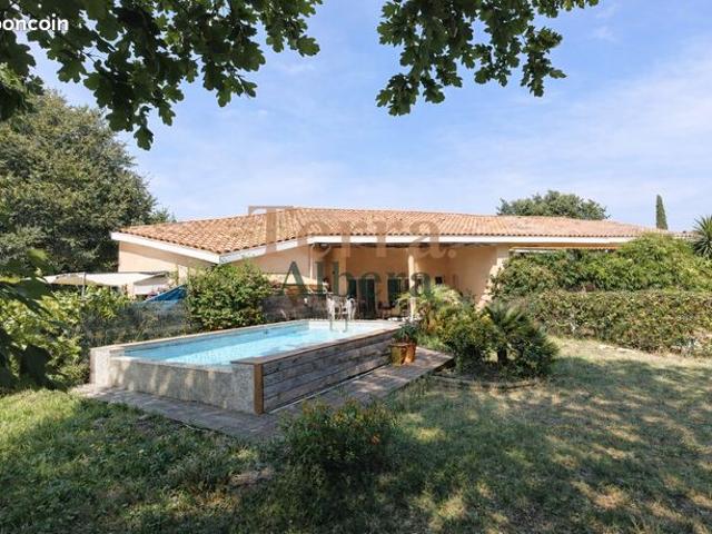 Propriété 12 pièces 360 m²