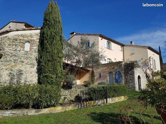Propriété 12 pièces 364 m²