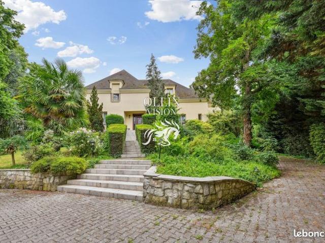 Propriété 12 pièces 365 m²