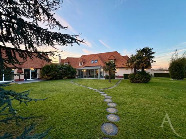 Propriété 12 pièces 372 m²