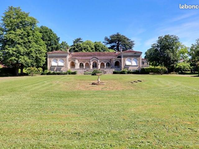 Propriété 12 pièces 379 m²