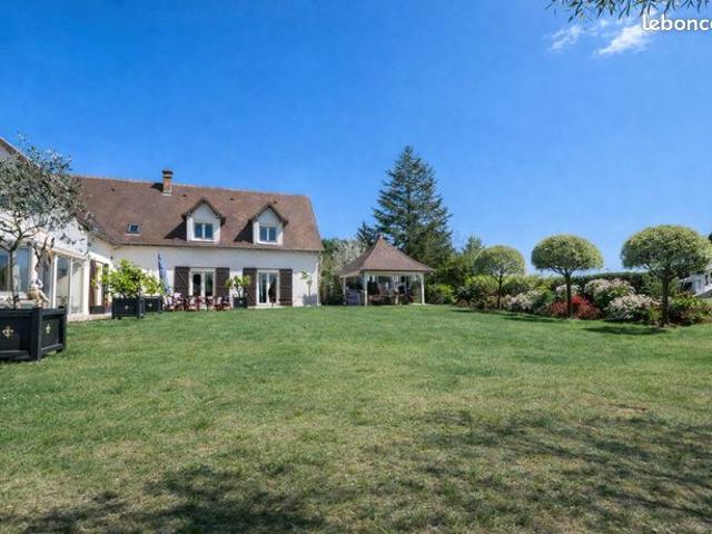 Propriété 12 pièces 380 m²