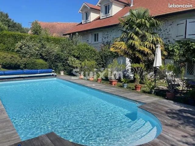 Propriété 12 pièces 387 m²